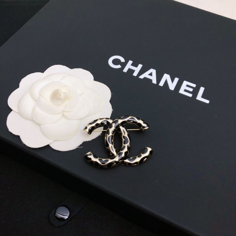 Chanel Brooches - Click Image to Close